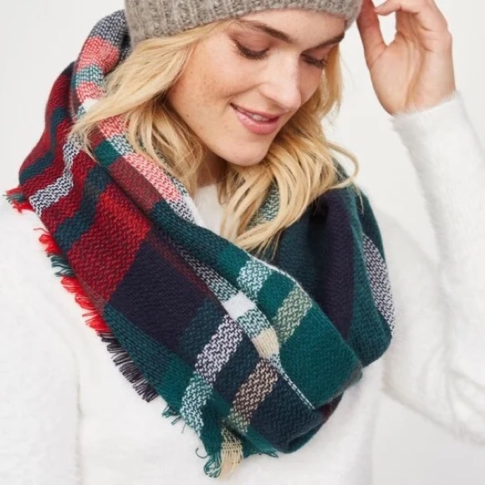 ❗️SOLD OUT❗️Green Plaid Infinity Scarf